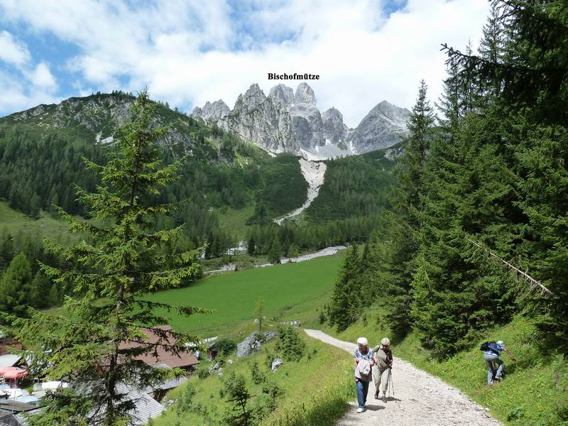 n_04 Bischof Muetze.jpg